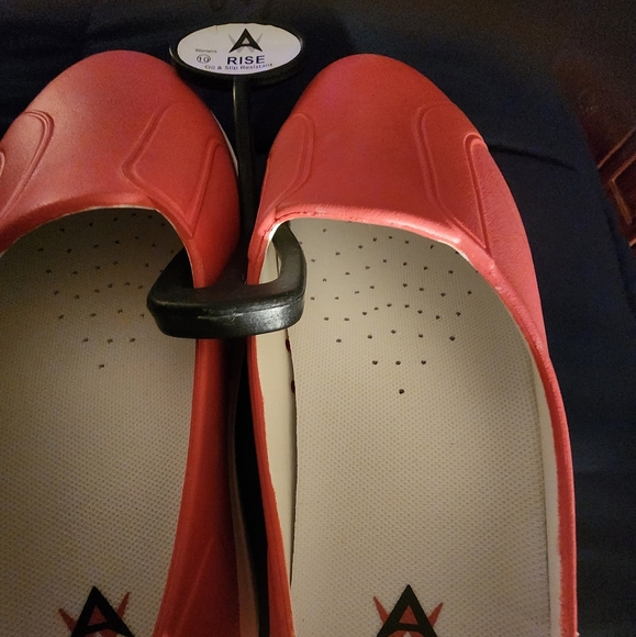 Slip-on shoes - Picture 2 of 7